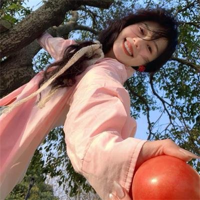 被甩的实习生？她是董事长！